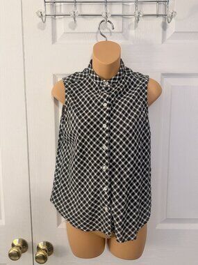 Liz Claiborne Sleeveless Black and White Button Up Blouse Gingham S